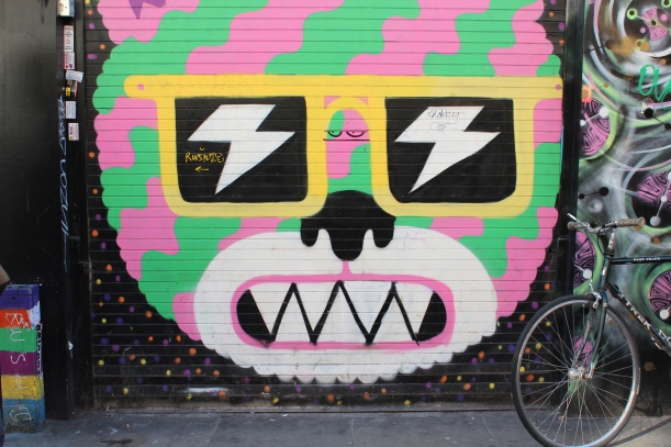 street art in brick lane - genevieve blog
